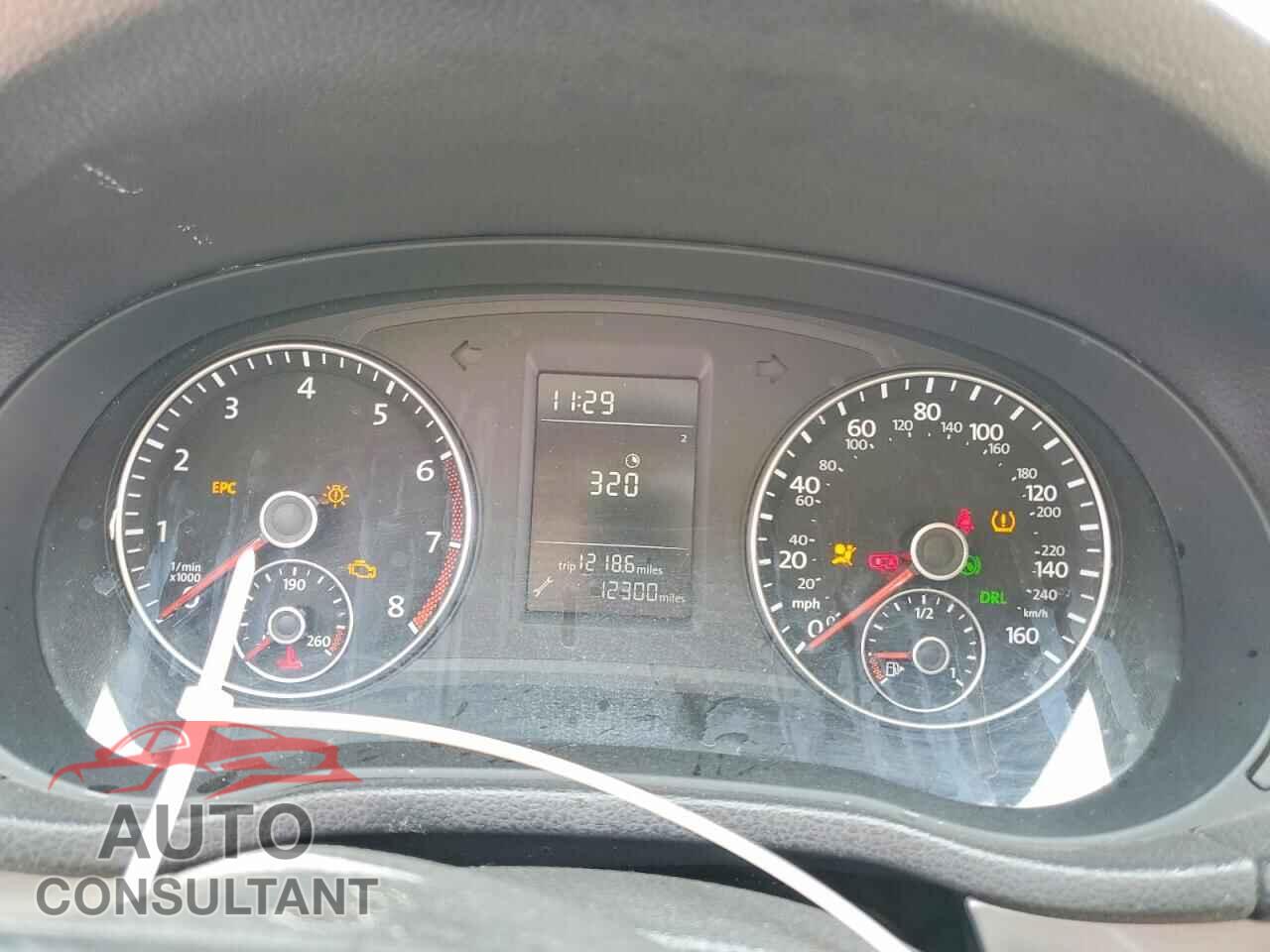 VOLKSWAGEN PASSAT 2015 - 1VWAT7A36FC093365