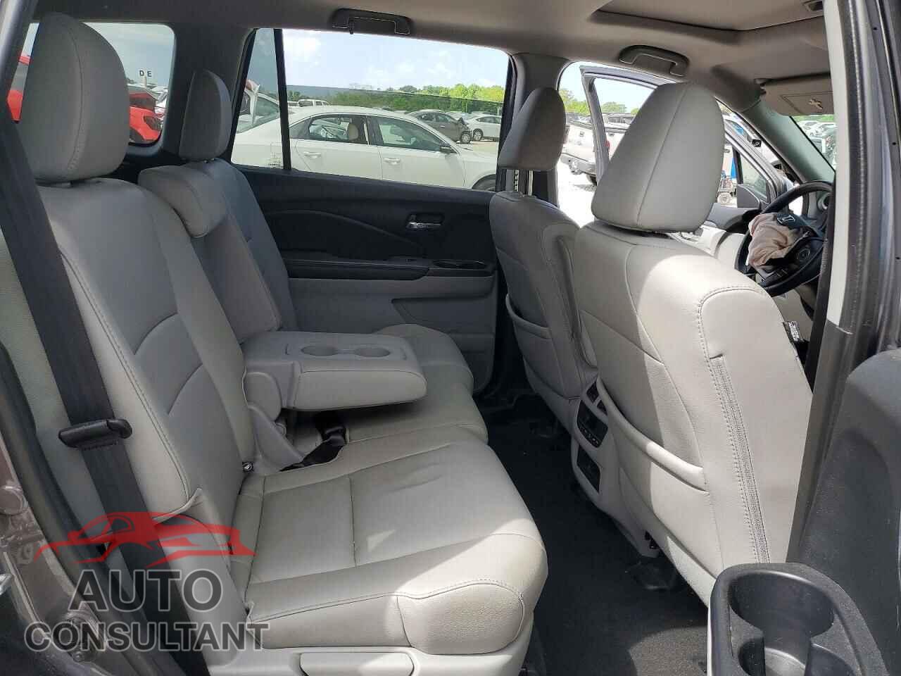 HONDA PILOT 2017 - 5FNYF5H55HB017016