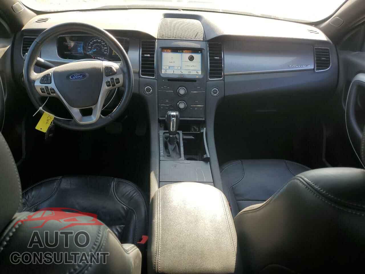 FORD TAURUS 2017 - 1FAHP2E86HG122590