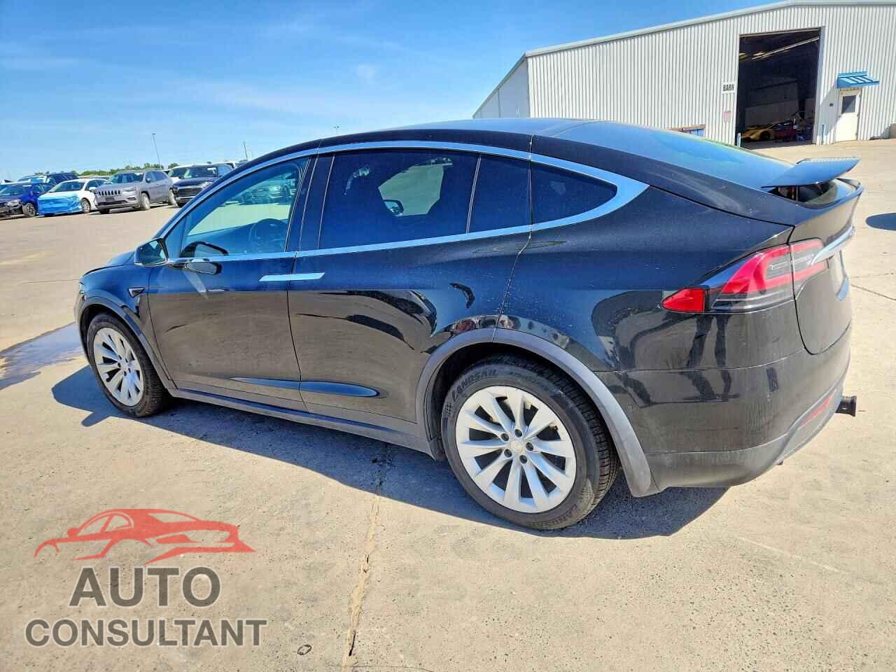 TESLA MODEL X 2019 - 5YJXCAE27KF211593