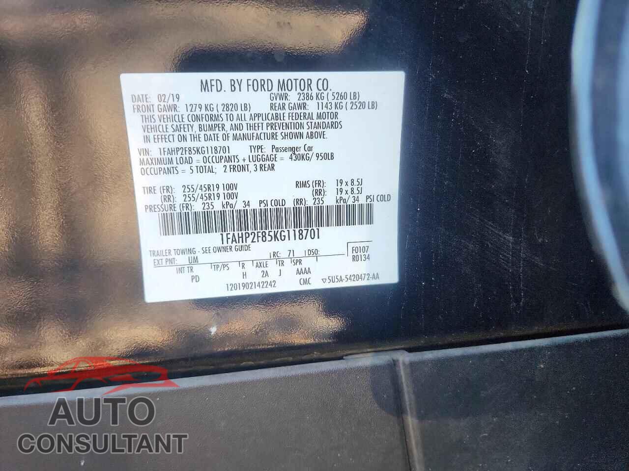 FORD TAURUS 2019 - 1FAHP2F85KG118701