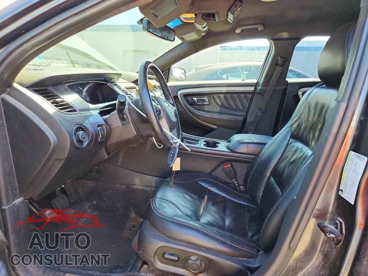 FORD TAURUS 2018 - 1FAHP2E87JG117338