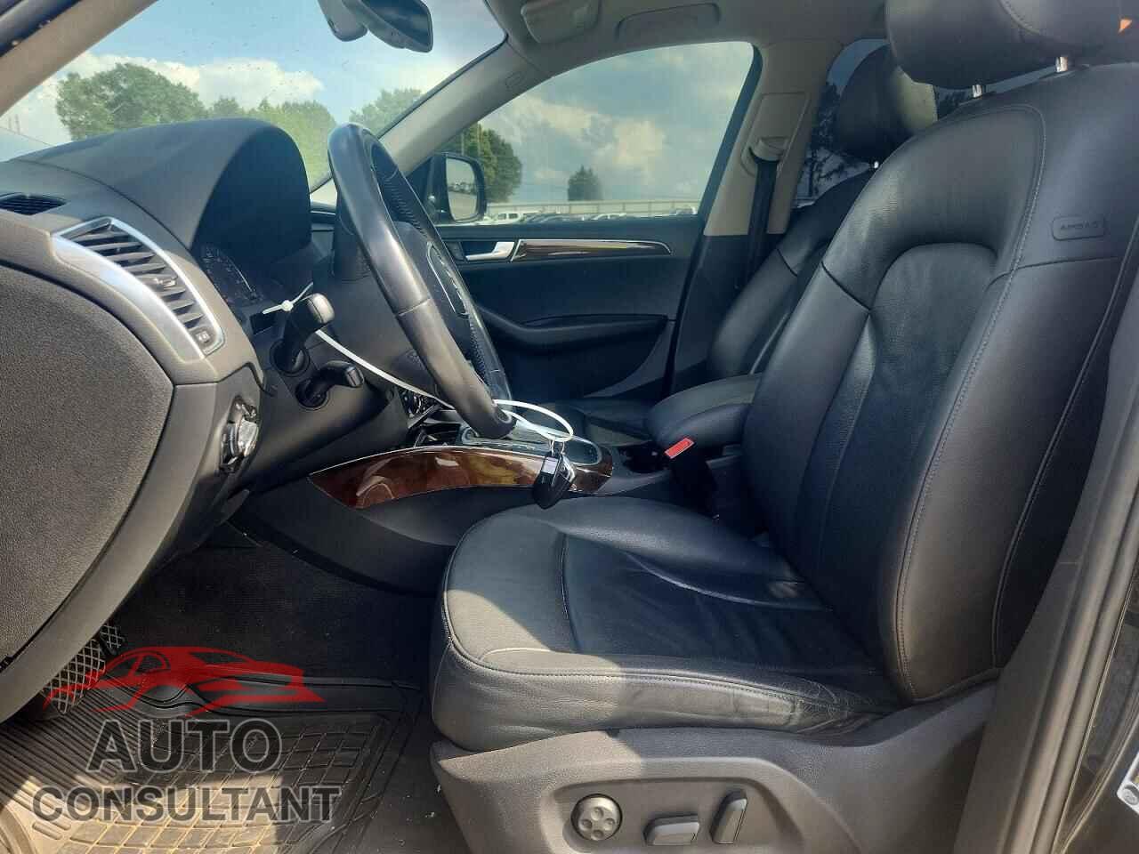 AUDI Q5 2010 - WA1LKAFP8AA016812