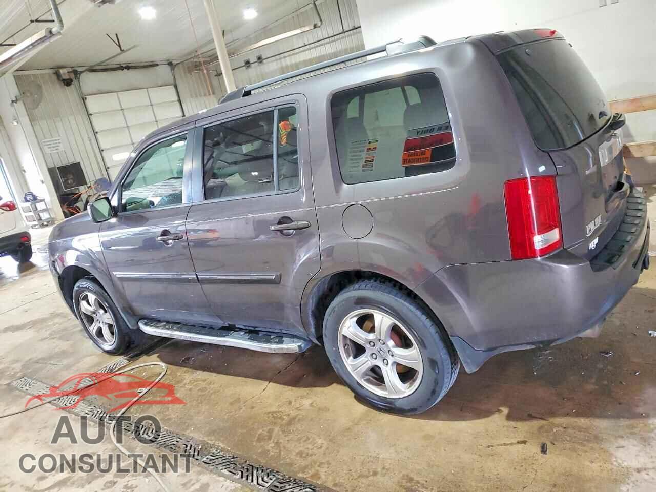 HONDA PILOT 2013 - 5FNYF4H50DB004792