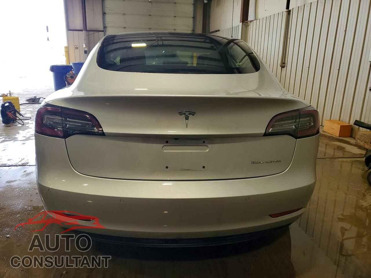 TESLA MODEL 3 2018 - 5YJ3E1EB2JF091094
