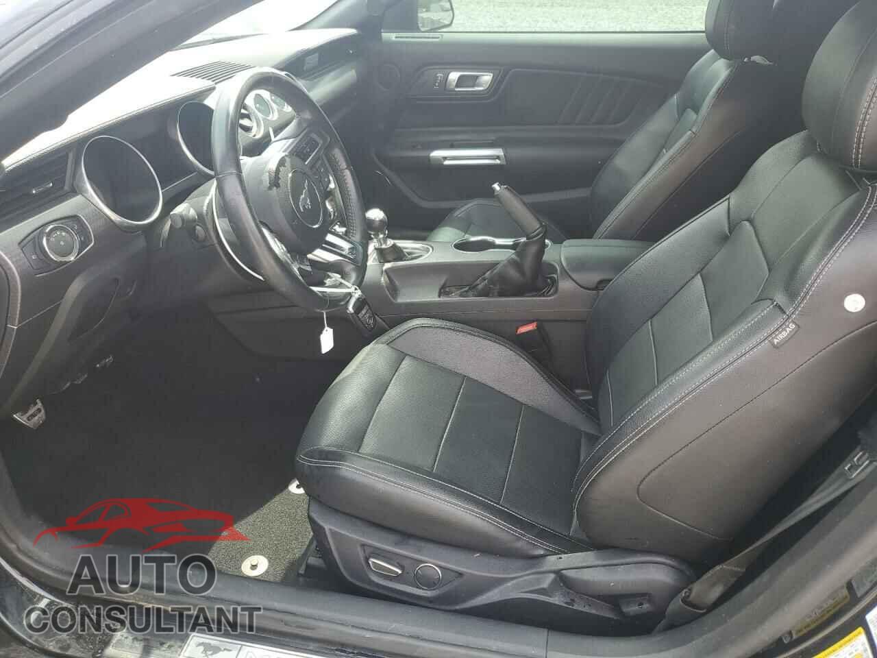 FORD MUSTANG 2019 - 1FA6P8CF5K5174615