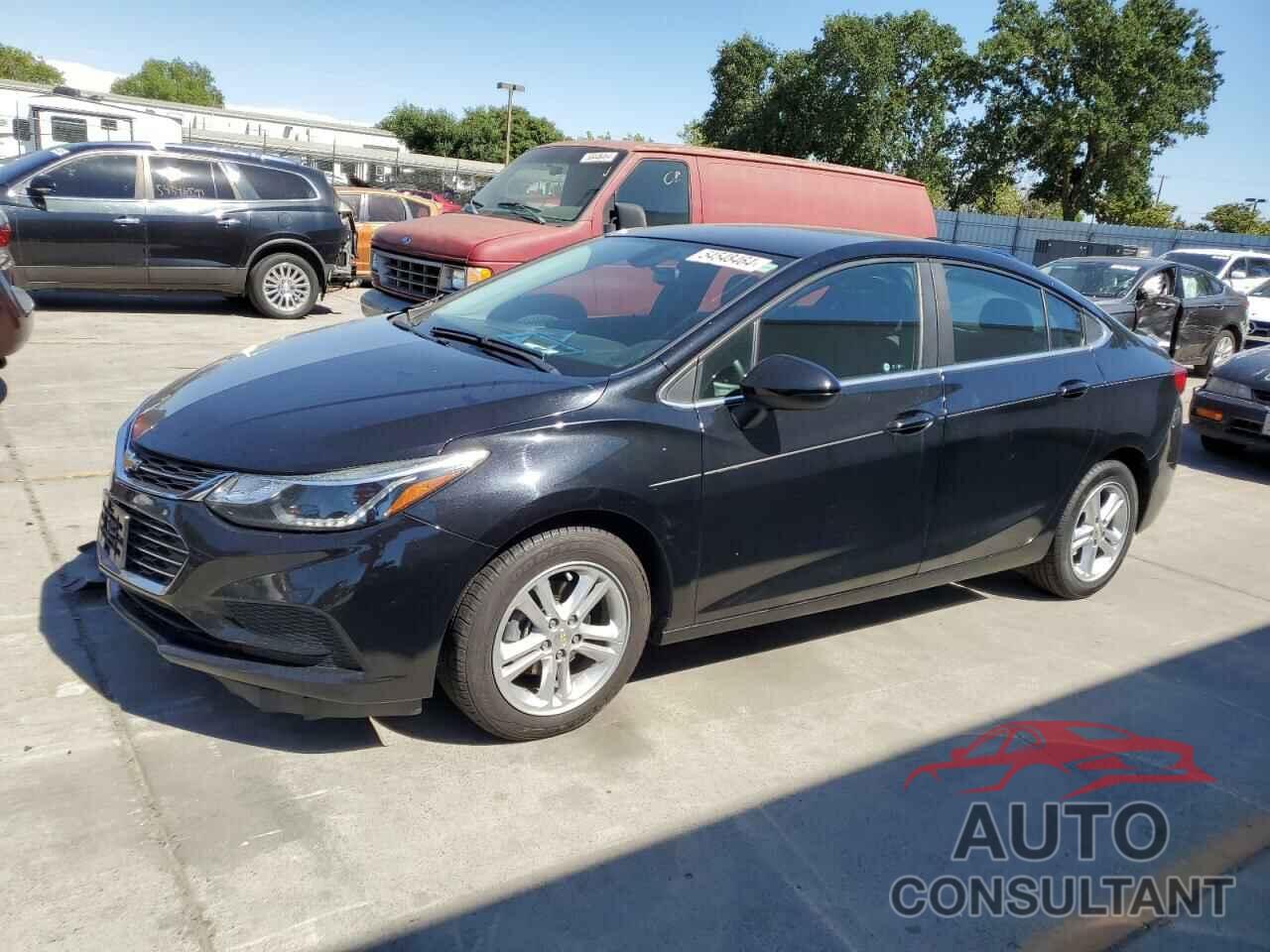 CHEVROLET CRUZE 2018 - 1G1BE5SM8J7142444