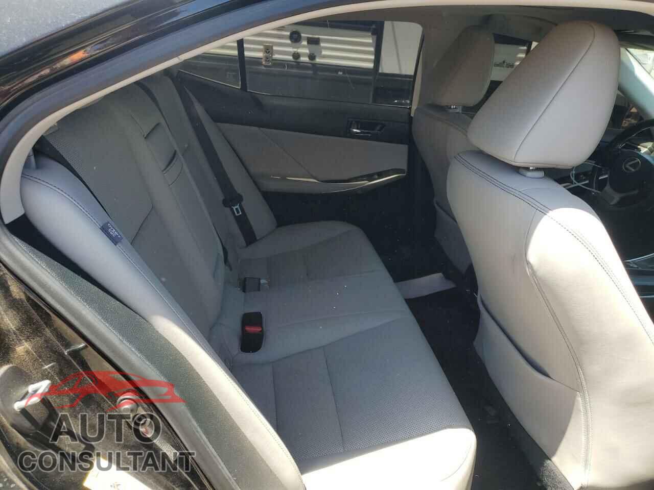 LEXUS IS 2016 - JTHBA1D28G5037512