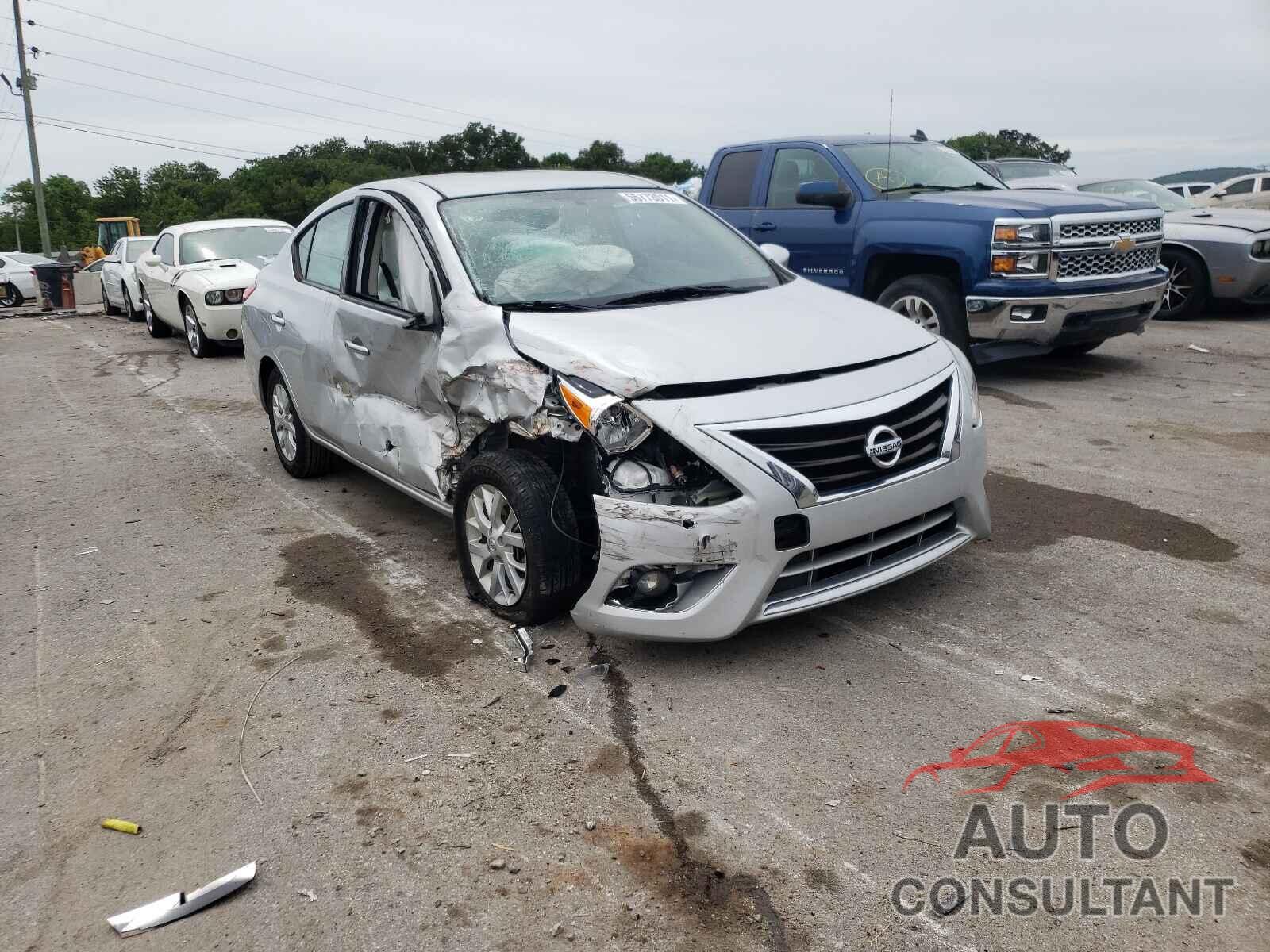 NISSAN VERSA 2018 - 3N1CN7APXJL829488