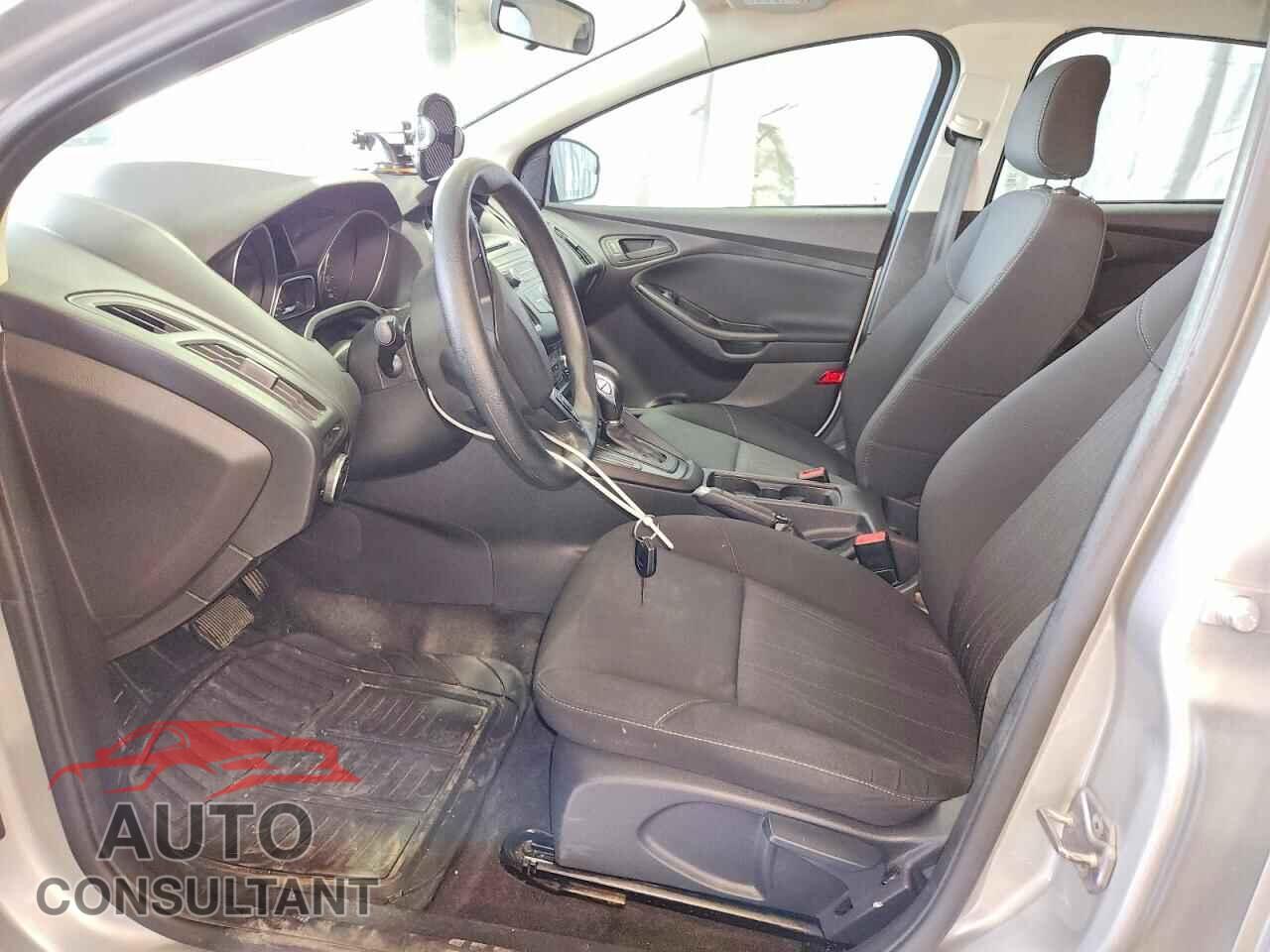FORD FOCUS 2016 - 1FADP3E26GL235302