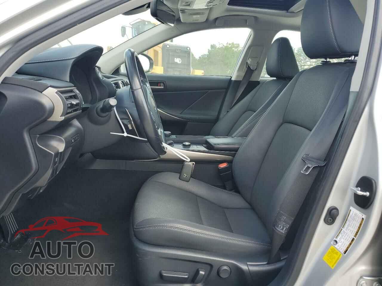 LEXUS IS 2020 - JTHAA1D29L5102275