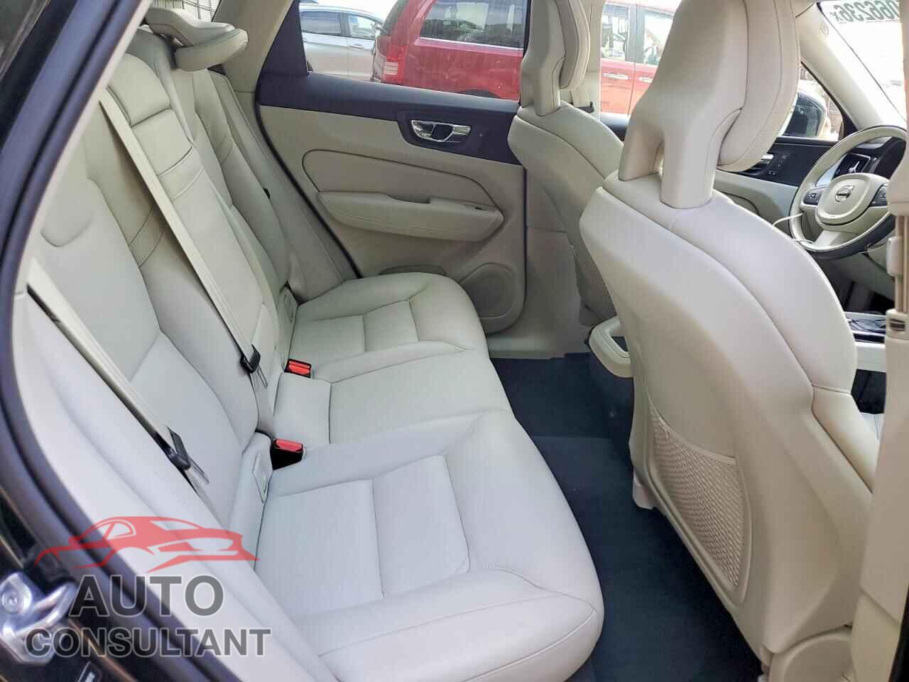 VOLVO XC60 2018 - YV4102RK2J1090510