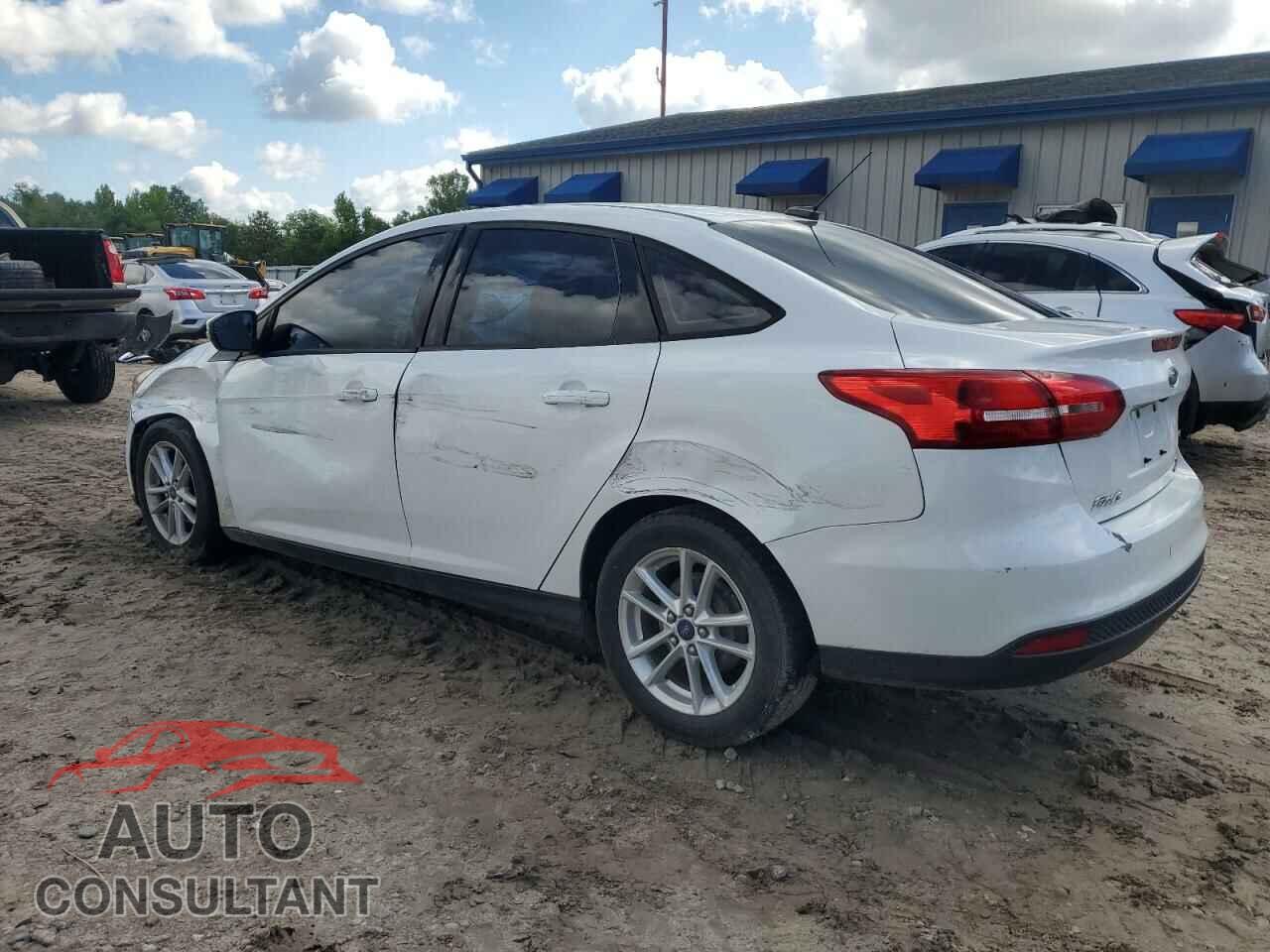 FORD FOCUS 2015 - 1FADP3F20FL342858