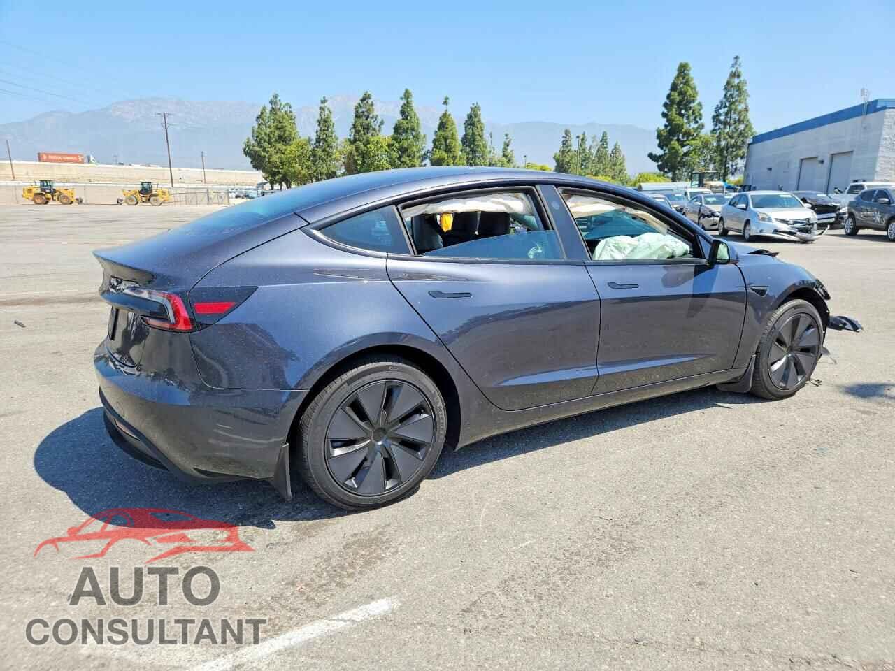 TESLA MODEL 3 2025 - 5YJ3E1EA4SF988846