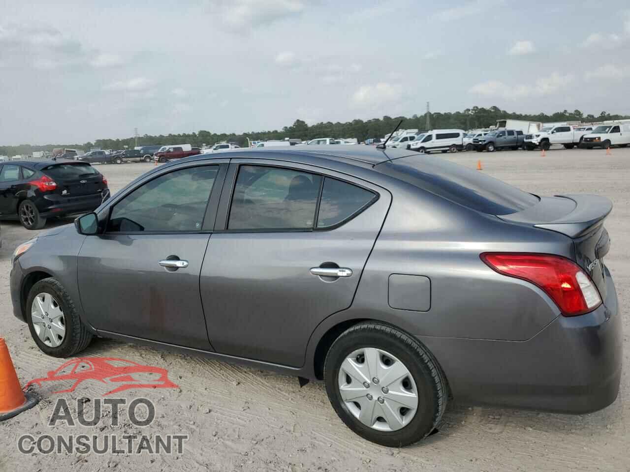 NISSAN VERSA 2017 - 3N1CN7AP2HL874497