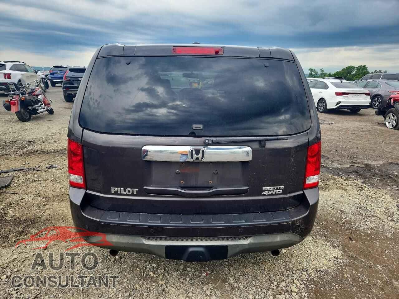 HONDA PILOT 2015 - 5FNYF4H9XFB049258