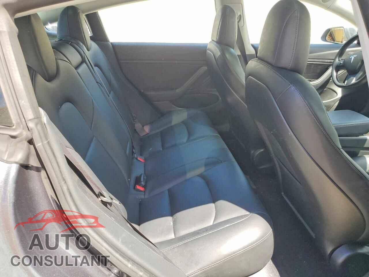 TESLA MODEL 3 2018 - 5YJ3E1EB5JF093180