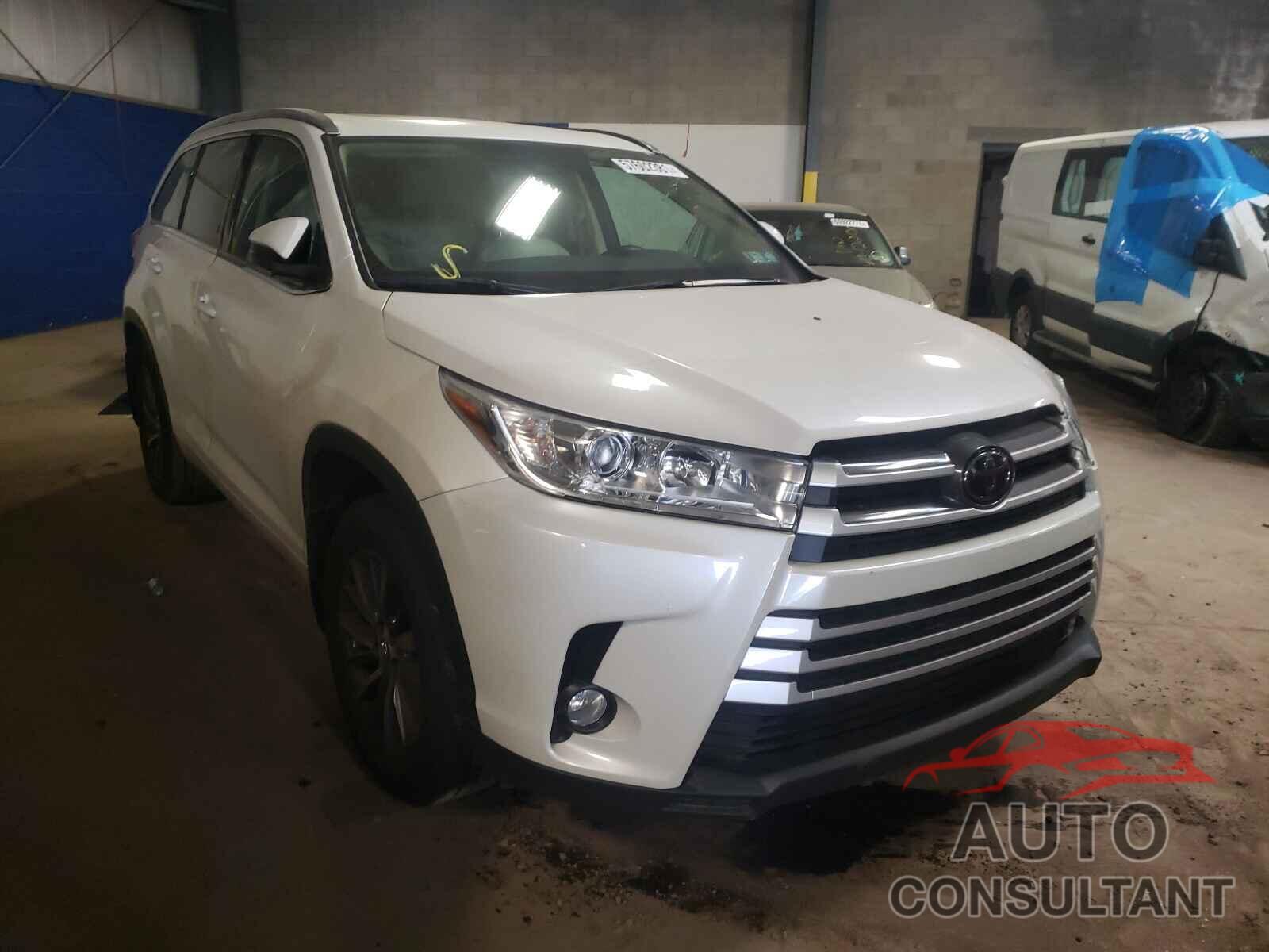 TOYOTA HIGHLANDER 2018 - 5TDJZRFH8JS902048