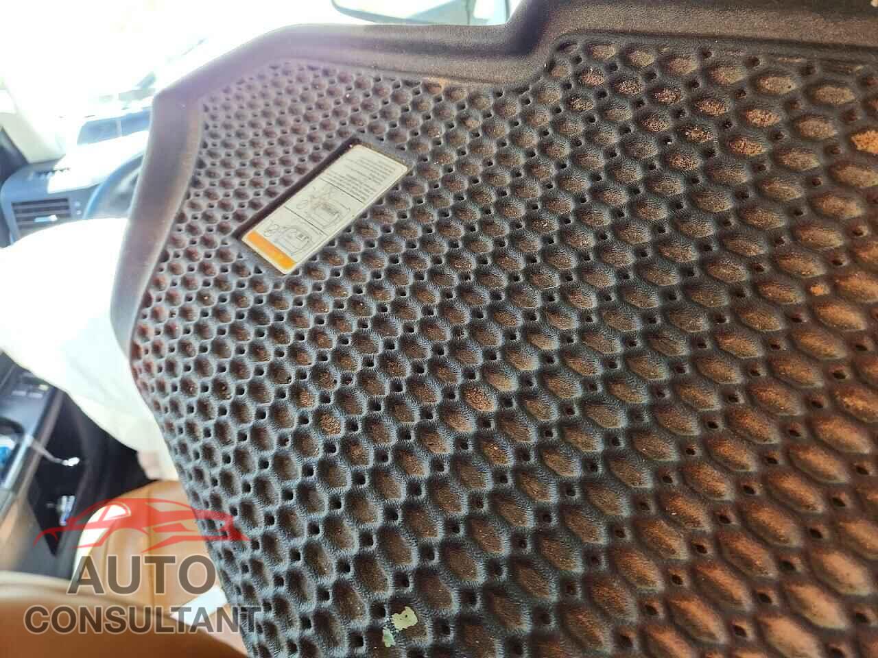 LEXUS CT 200 2014 - JTHKD5BH3E2181117