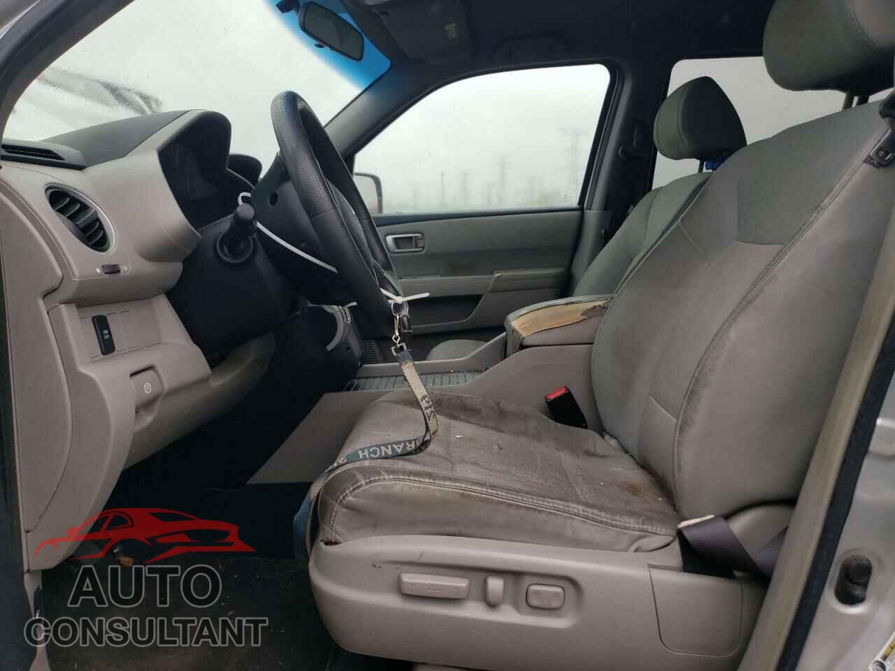 HONDA PILOT 2011 - 5FNYF4H4XBB037450