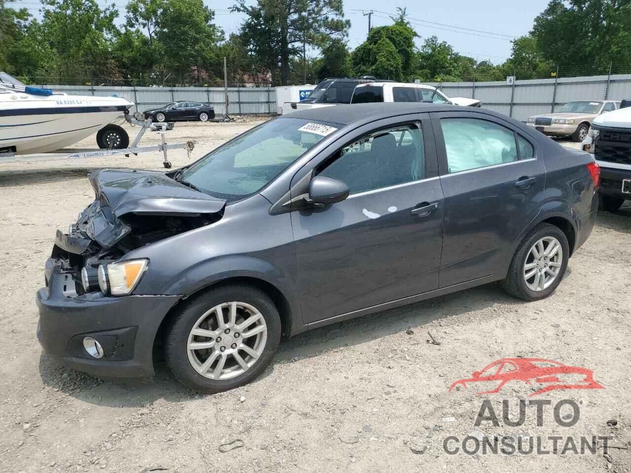 CHEVROLET SONIC 2013 - 1G1JC5SH0D4123641