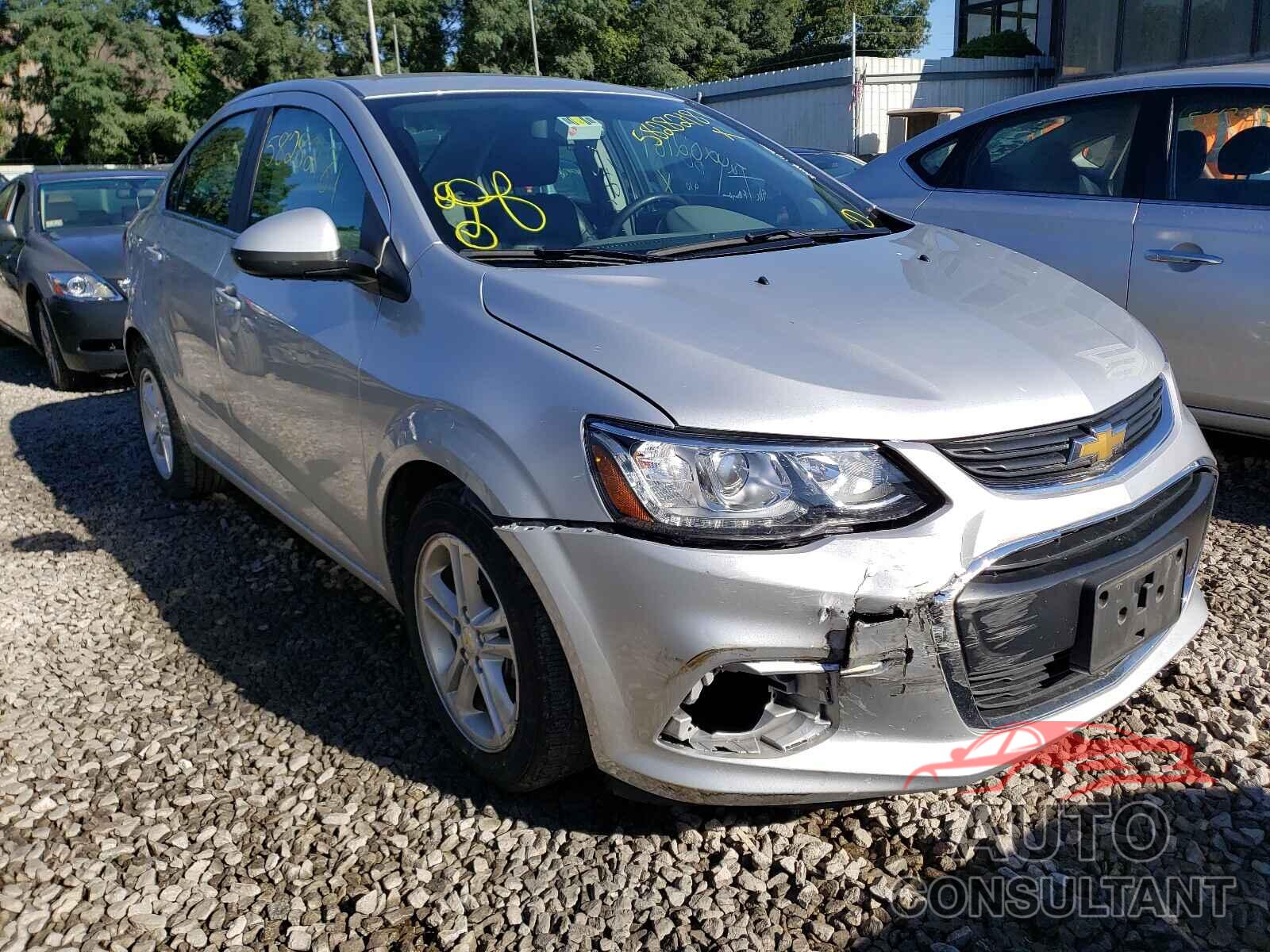 CHEVROLET SONIC 2018 - 1G1JF5SB8J4135566