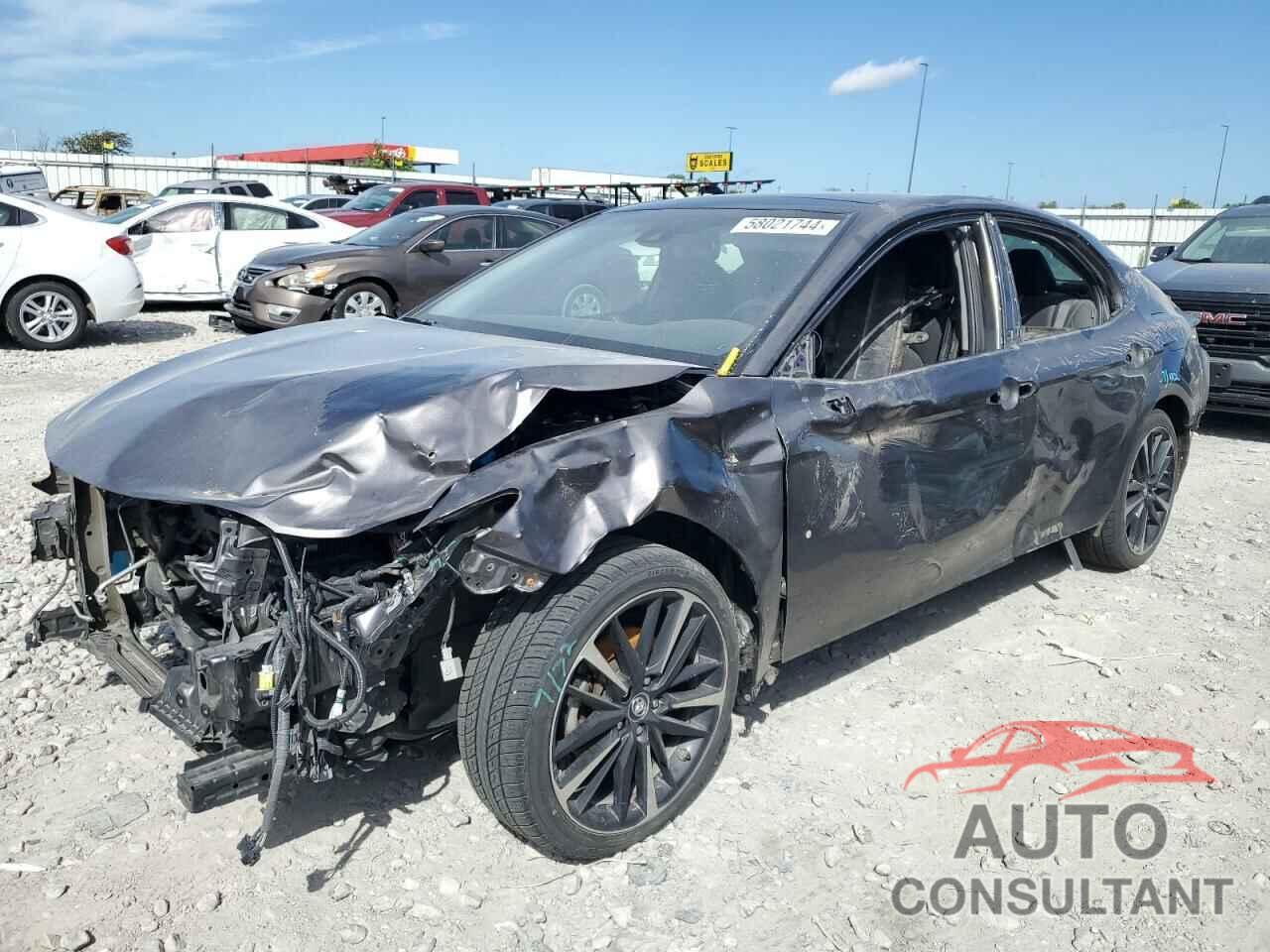 TOYOTA CAMRY 2018 - 4T1B61HK7JU030170