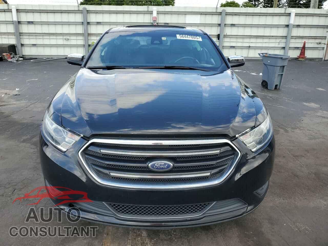 FORD TAURUS 2017 - 1FAHP2F86HG102113
