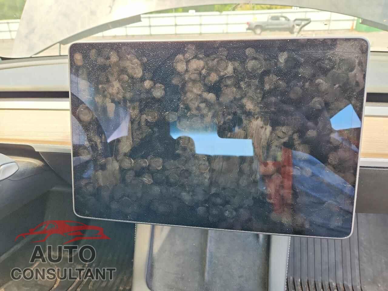TESLA MODEL 3 2021 - 5YJ3E1EA4MF045956