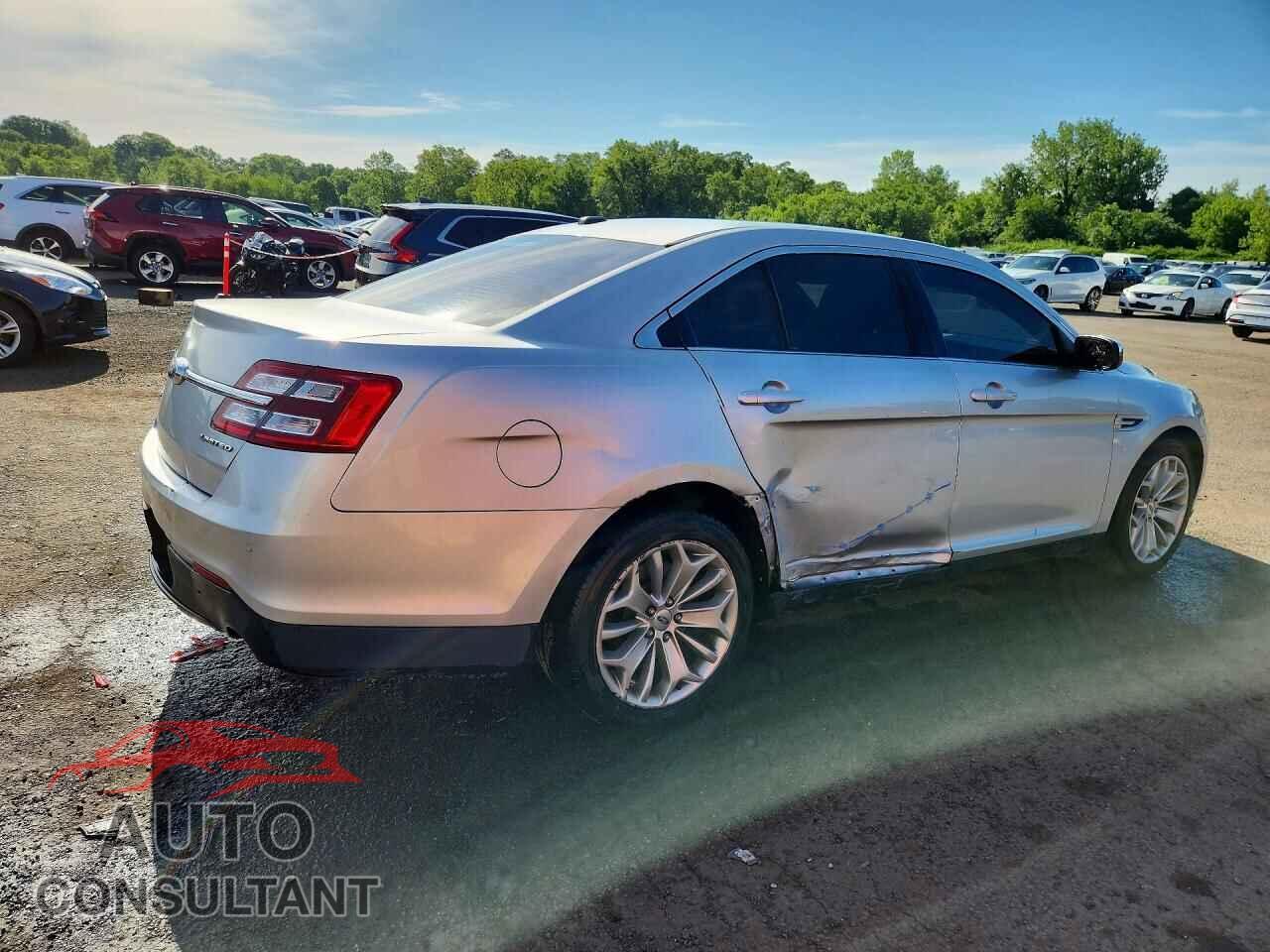 FORD TAURUS 2017 - 1FAHP2F85HG111885