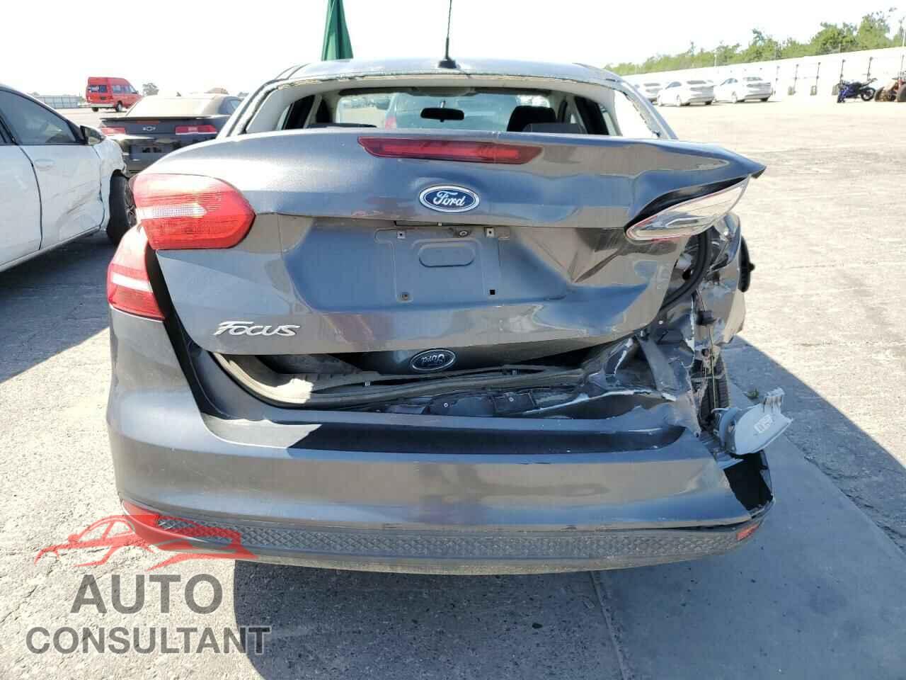 FORD FOCUS 2018 - 1FADP3E23JL241405