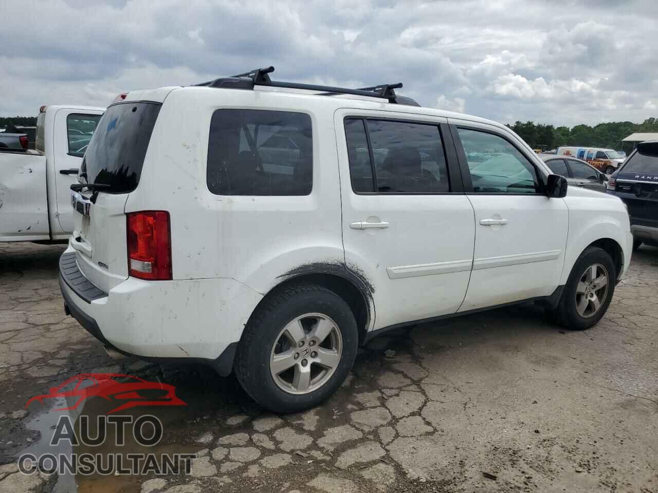 HONDA PILOT 2011 - 5FNYF4H59BB022172
