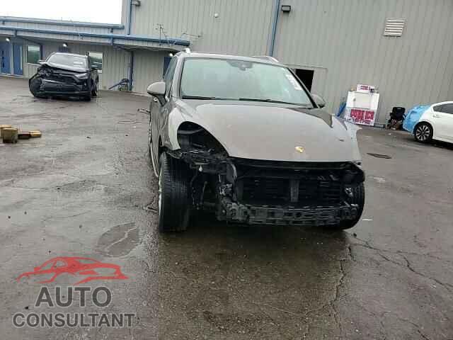 PORSCHE CAYENNE 2016 - WP1AA2A21GLA00867