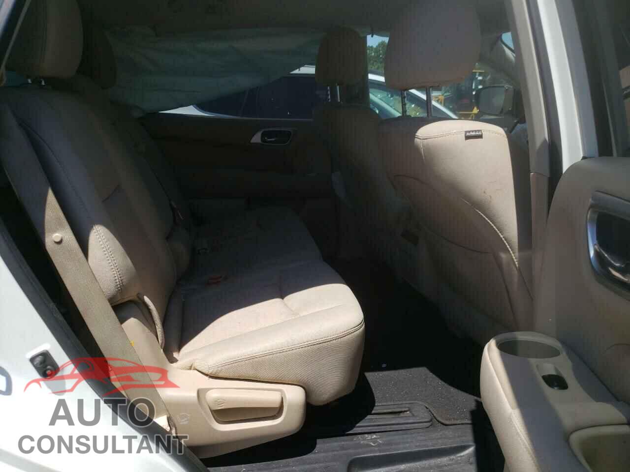 NISSAN PATHFINDER 2017 - 5N1DR2MM6HC642261