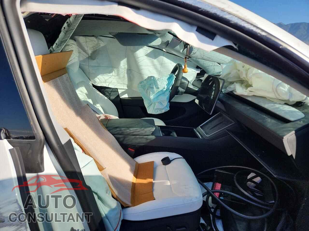 TESLA MODEL Y 2026 - 7SAYGDEE8TF515668
