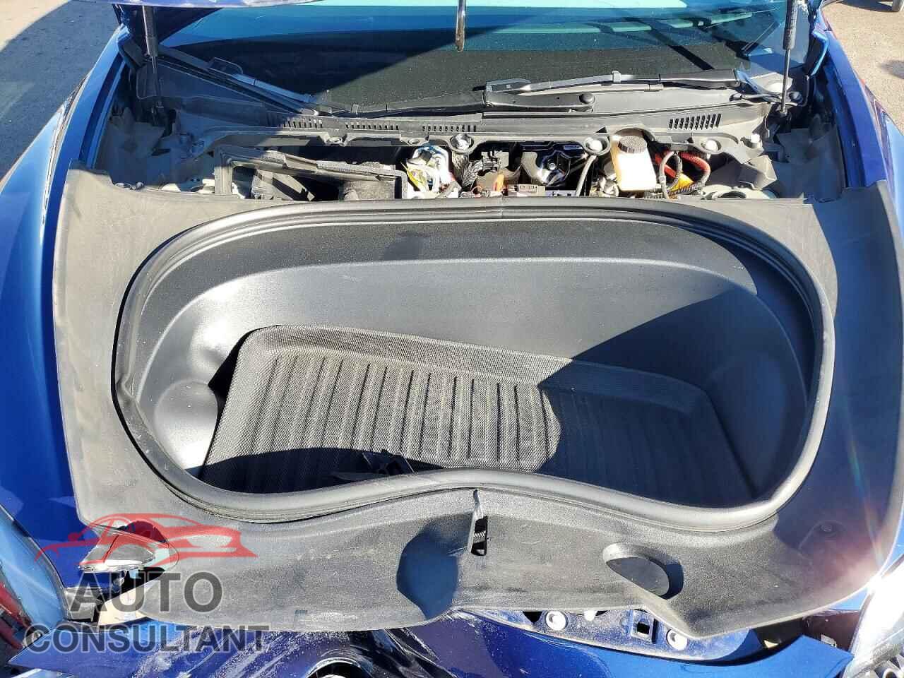 TESLA MODEL 3 2025 - 5YJ3E1EA1SF041876