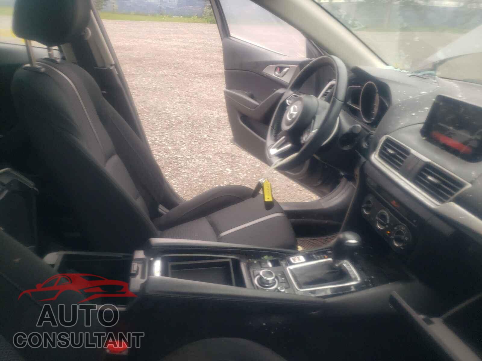 MAZDA 3 2018 - JM1BN1L76J1155690