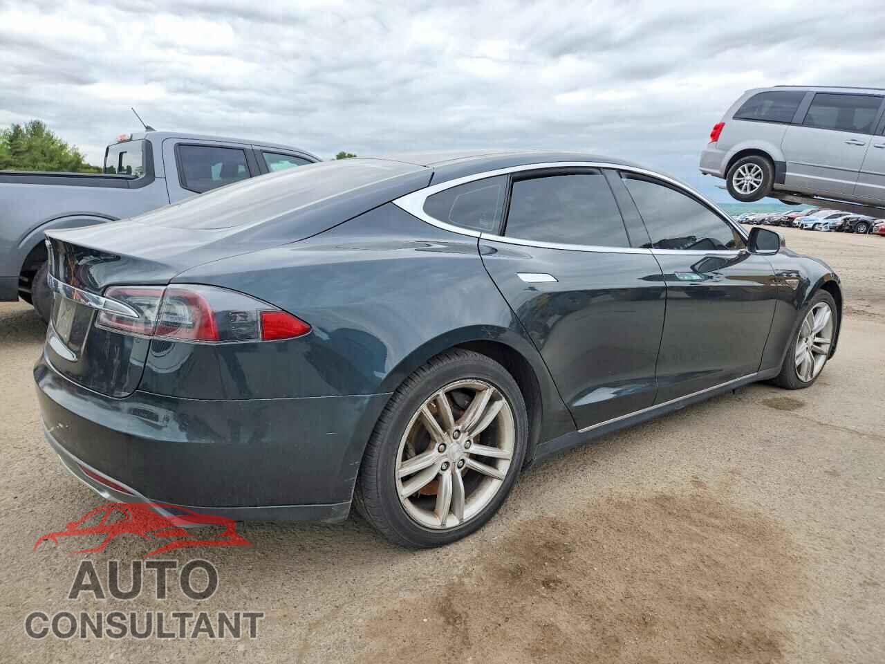 TESLA MODEL S 2013 - 5YJSA1DN5DFP06115