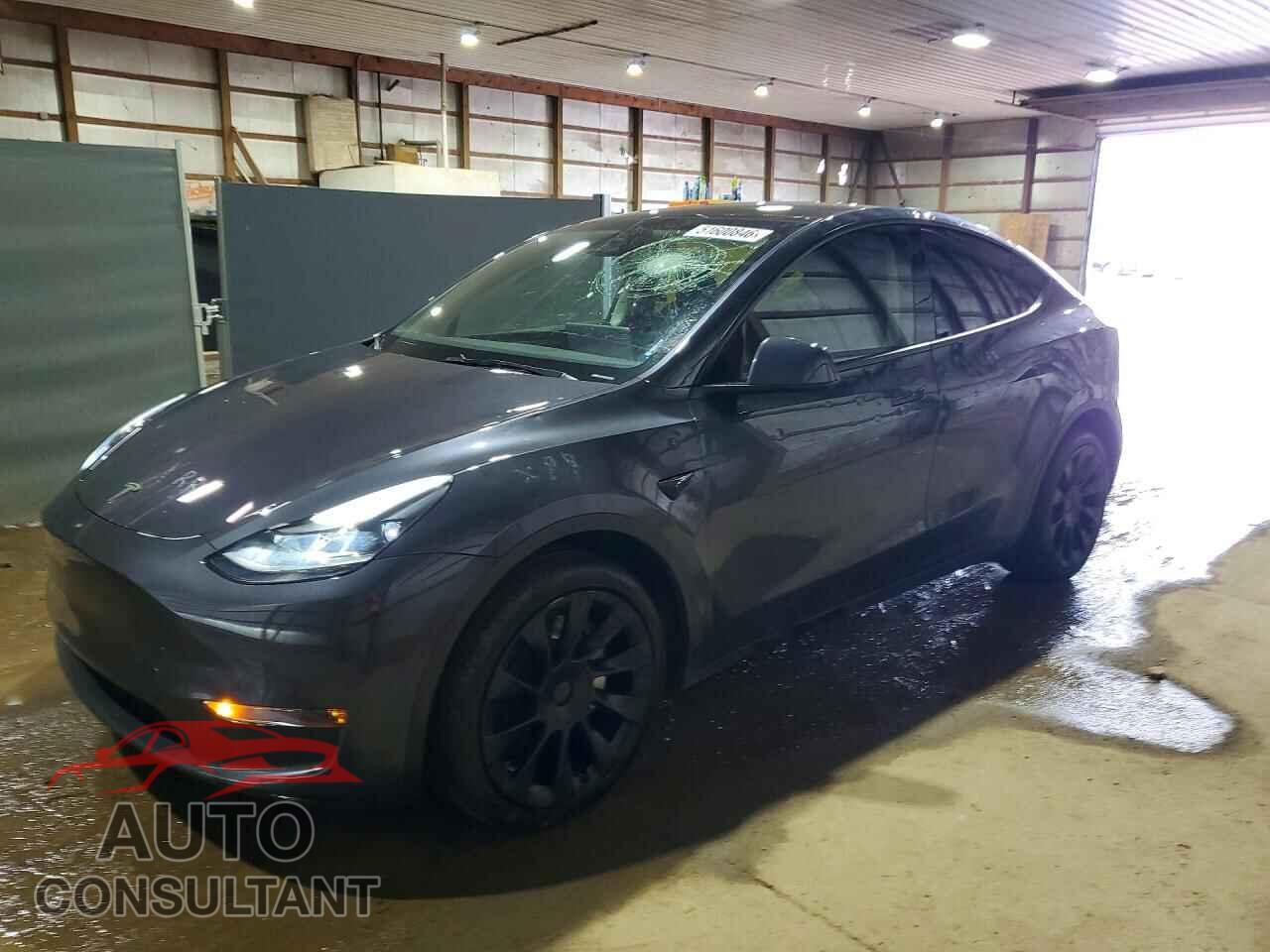 TESLA MODEL Y 2024 - 7SAYGDEE3RA252267