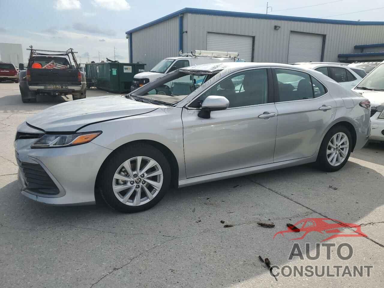 TOYOTA CAMRY 2022 - 4T1C11AKXNU695275