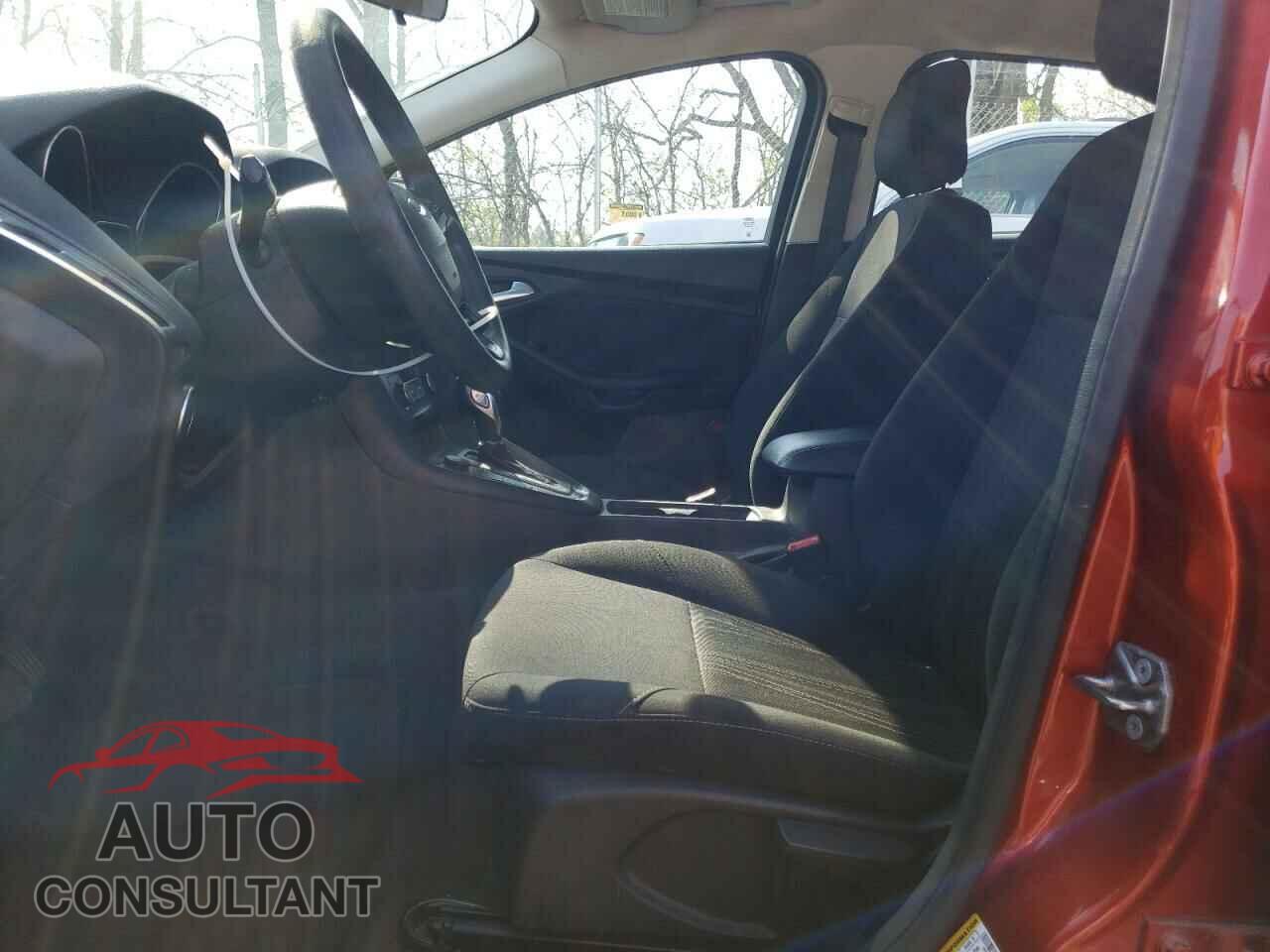 FORD FOCUS 2018 - 1FADP3FE8JL295601
