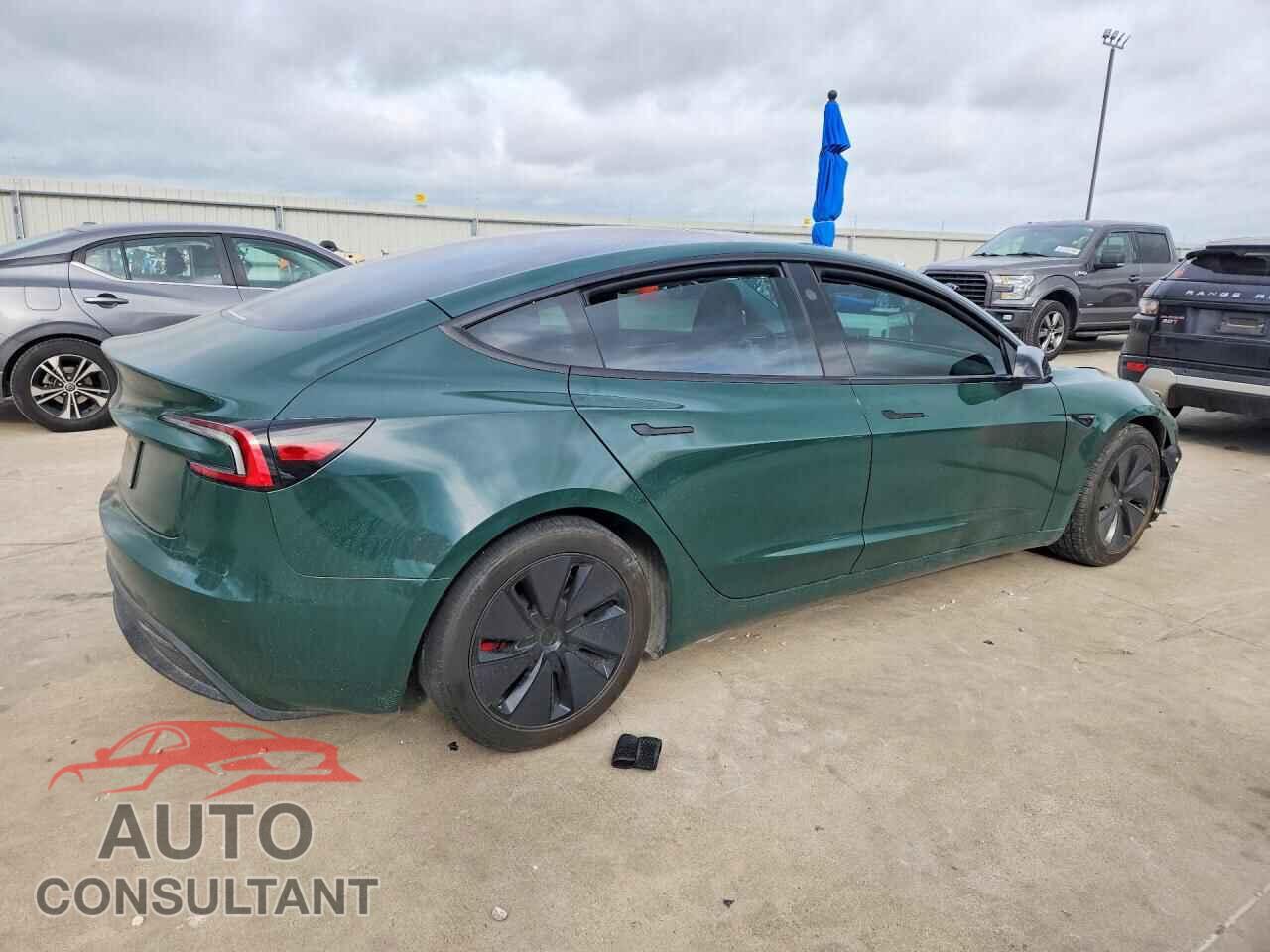 TESLA MODEL 3 2024 - 5YJ3E1EB3RF740302