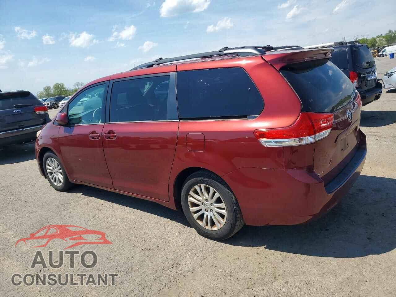 TOYOTA SIENNA 2013 - 5TDYK3DC4DS332643