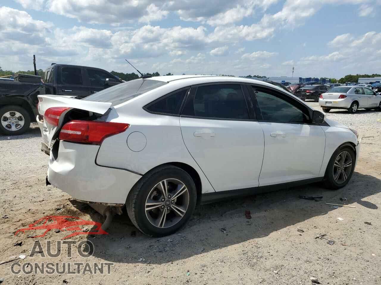 FORD FOCUS 2018 - 1FADP3FE5JL220077