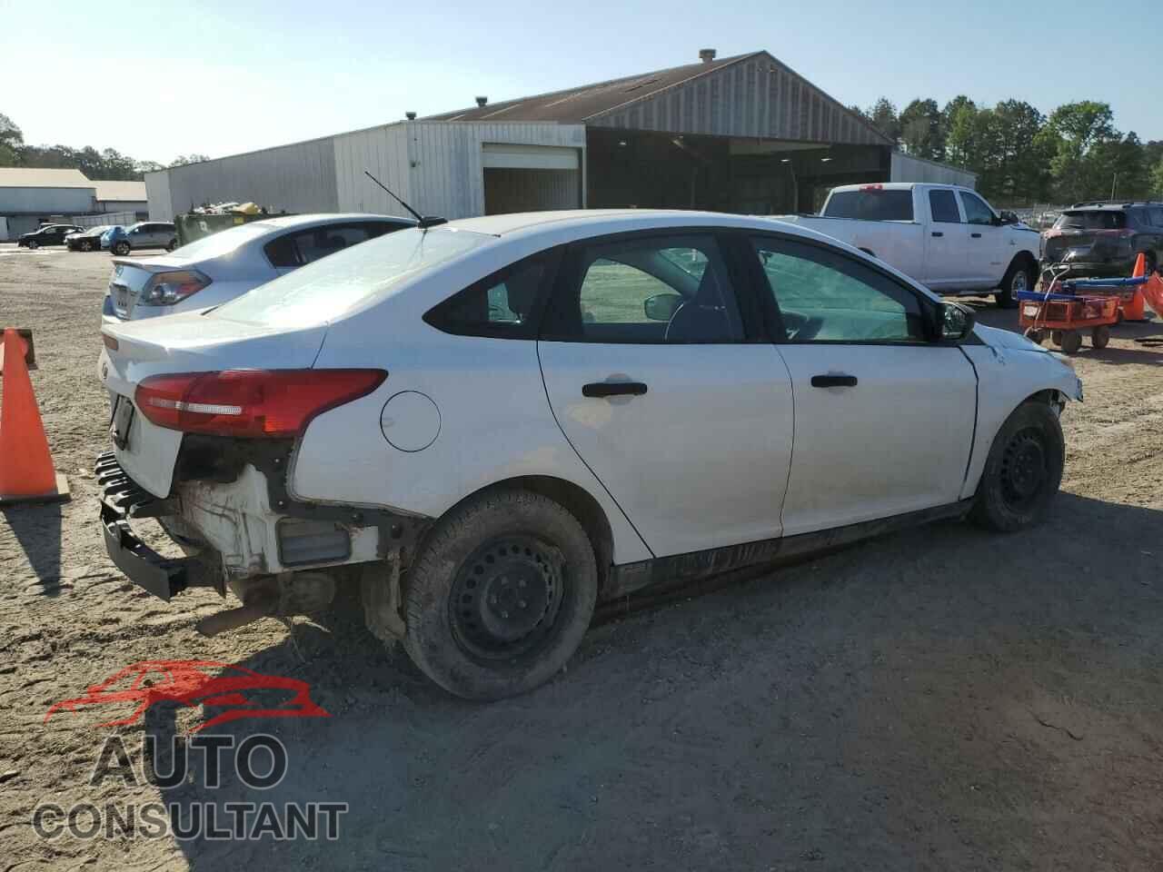 FORD FOCUS 2017 - 1FADP3E2XHL337638