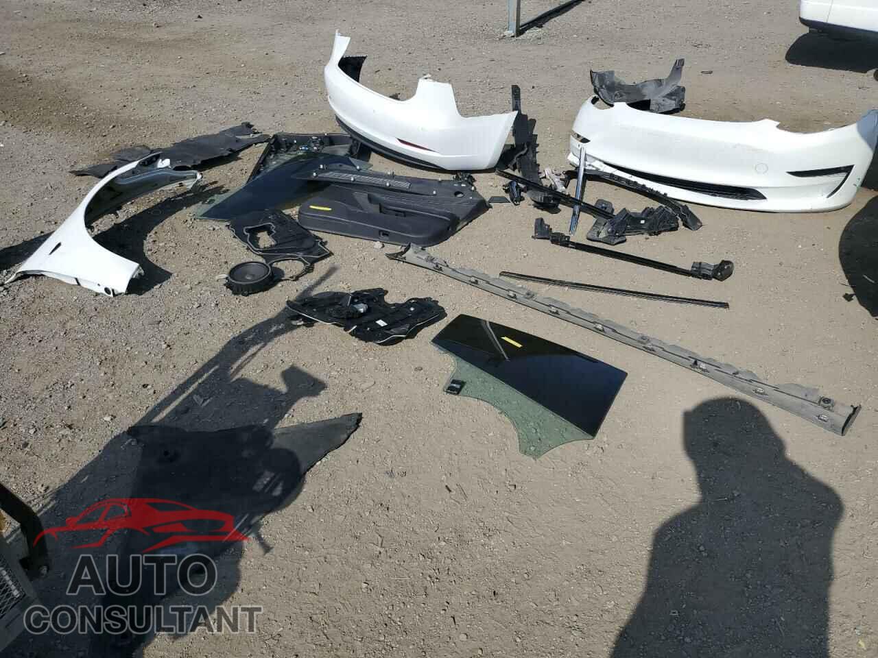 TESLA MODEL 3 2018 - 5YJ3E1EA0JF051040