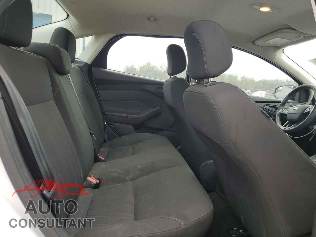 FORD FOCUS 2016 - 1FADP3E2XGL215618