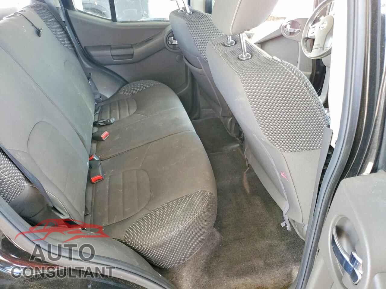 NISSAN XTERRA 2015 - 5N1AN0NW9FN653825