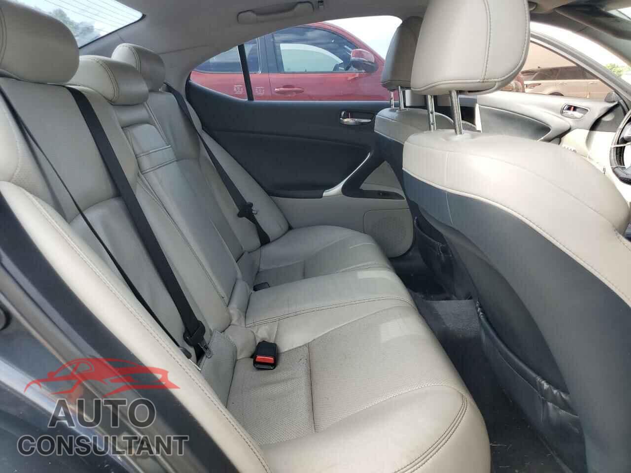 LEXUS IS 2011 - JTHCF5C2XB5050933