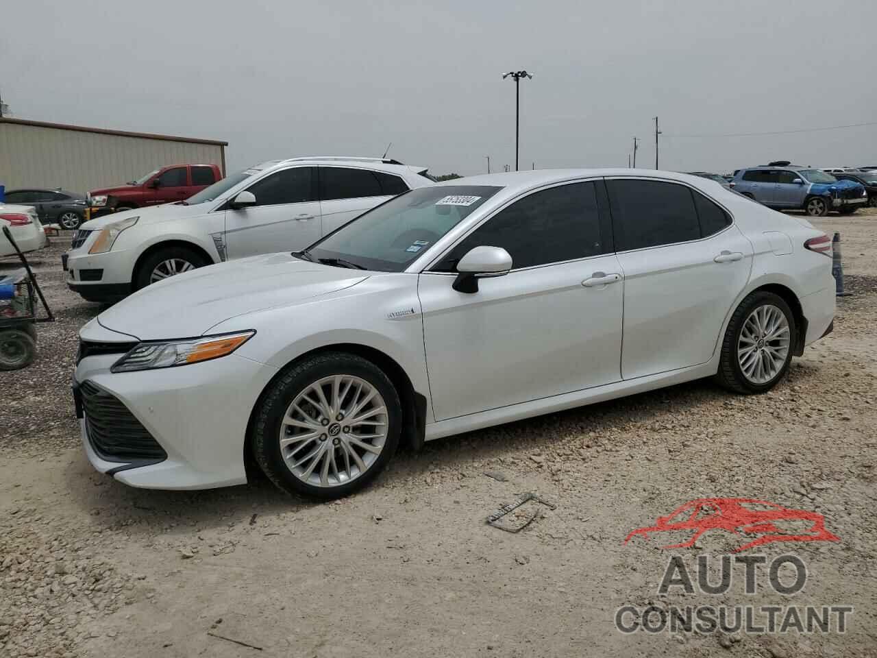 TOYOTA CAMRY 2018 - 4T1B21HK1JU007849